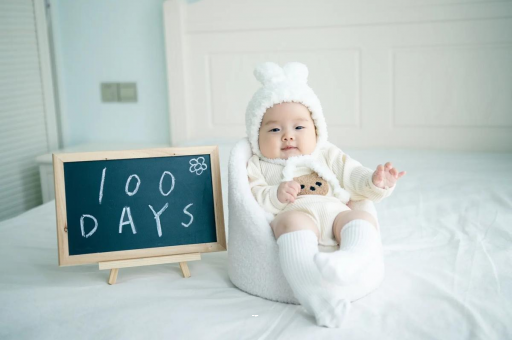 永安宝宝喝奶哭闹